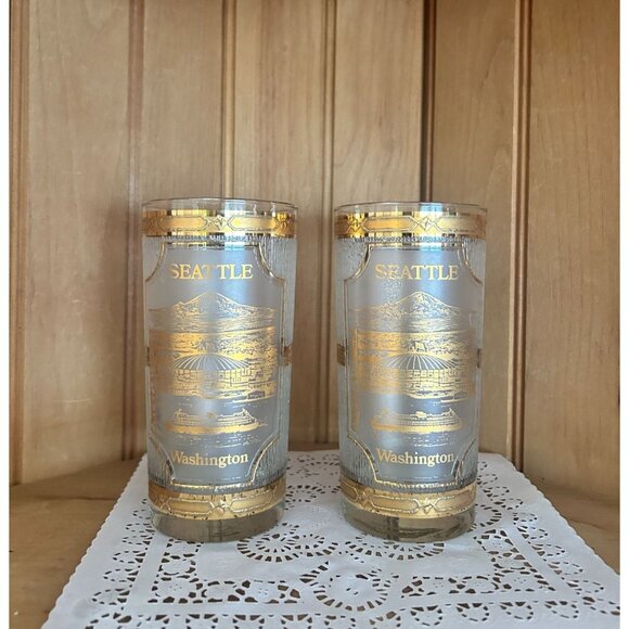Vintage Seattle Space Needle Souvenir Glasses Set Of 2 With Gold Trim - Picture 1 of 6